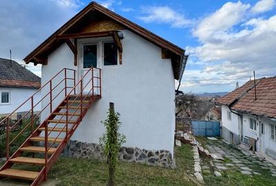 Casă cu 4 camere cu Teren 569 Mp în Cernatu