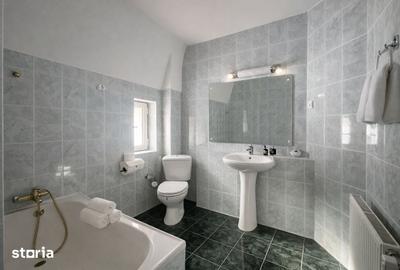 Casă cu 8 camere cu Teren 950 Mp în Piața - 3