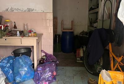 Casă cu 3 camere cu Teren 1300 Mp în Central - 2