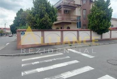 Casă cu 7 camere cu Canalizare în Apărătorii Patriei - 15