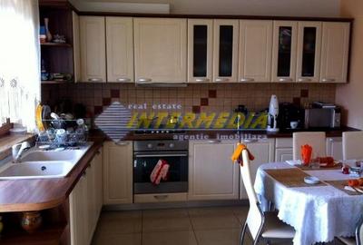 Casă individuală cu 8 camere cu Garaj în Cetate - 11