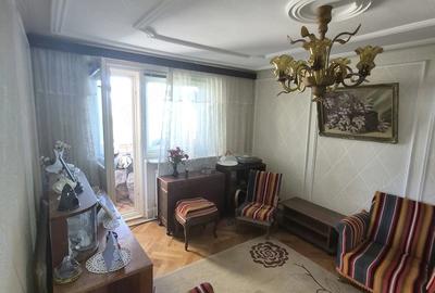 Apartament cu 3 camere decomandat în Bălcescu