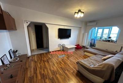 Apartament cu 3 camere în Titan