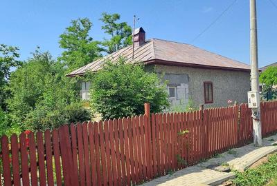 Casă cu 3 camere cu Teren 1400 Mp în Central - 2
