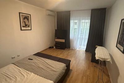 Garsonieră decomandată în Valea Ialomiței