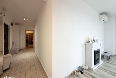 Apartament cu 3 camere decomandat în Palazu Mare
