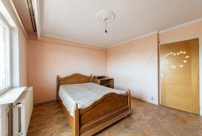 Apartament cu 3 camere decomandat în Găvana