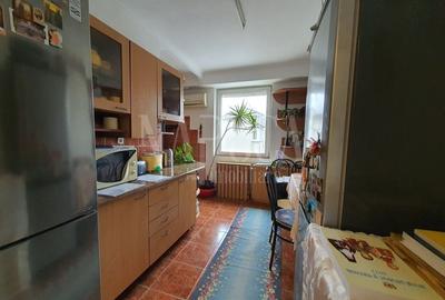 Apartament cu 3 camere decomandat în Cantemir - 9