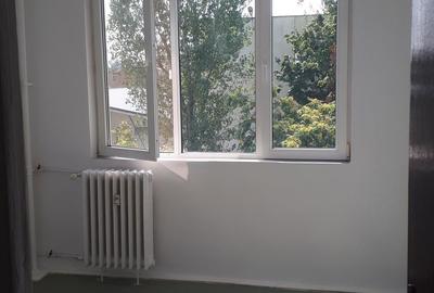 Apartament cu 2 camere decomandat în Rahova