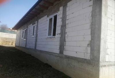 Casă cu 4 camere în Smârdan