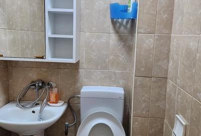 Garsonieră decomandată în Titan
