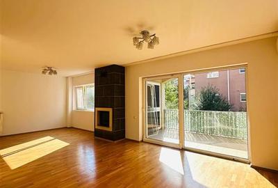 Apartament cu 3 camere decomandat, mobilat în Central