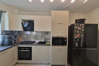 Apartament cu 3 camere decomandat în Pantelimon - 1