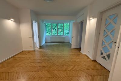Apartament cu 3 camere semidecomandat în Capitale - 10
