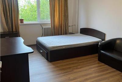 Garsonieră decomandată, mobilată în Moșilor
