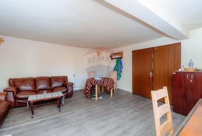 Casă individuală cu 7 camere cu Teren 384 Mp în Central - 32