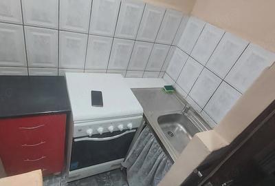 Garsonieră decomandată în Central