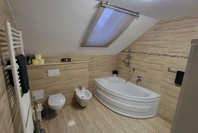 Casă cu 4 camere cu Teren 600 Mp în Central