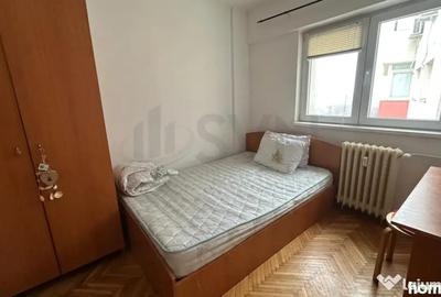 Apartament cu 3 camere semidecomandat în 1 Mai