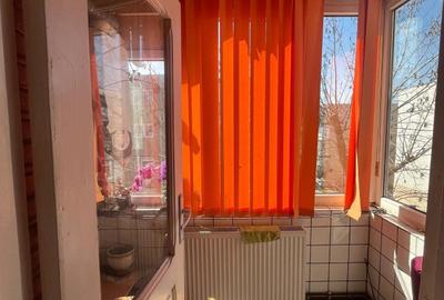 Apartament cu 2 camere decomandat în Confecții