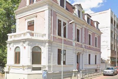 Casă cu Teren 490 Mp în Central