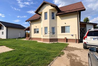 Casă individuală cu 9 camere cu Teren 600 Mp în Domnești