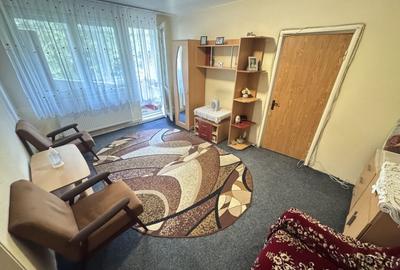 Apartament cu 3 camere semidecomandat, mobilat în Tomis Nord