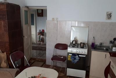 Casă individuală cu 3 camere cu Canalizare în CET - 13