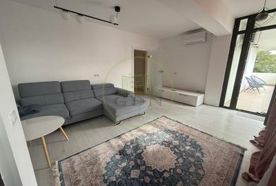 Apartament cu 3 camere decomandat, mobilat în Central