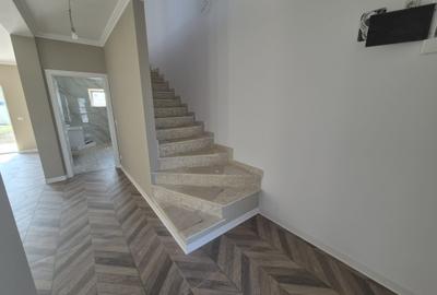 Duplex cu 4 camere cu Canalizare în Vladimirescu - 3