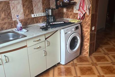Apartament cu 3 camere decomandat în Berceni - 1