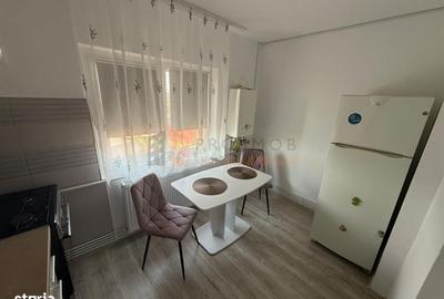 Garsonieră decomandată, mobilată în Micro 3