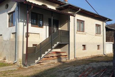 Casă cu 4 camere decomandat în Central - 5