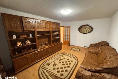 Apartament cu 3 camere decomandat în Craiovița Nouă - 3