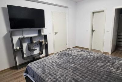 Apartament cu 3 camere decomandat în Tractorul - 6