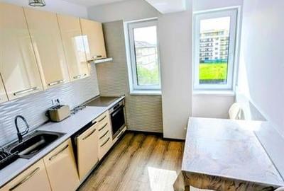 Apartament cu 2 camere decomandat în Tractorul - 3
