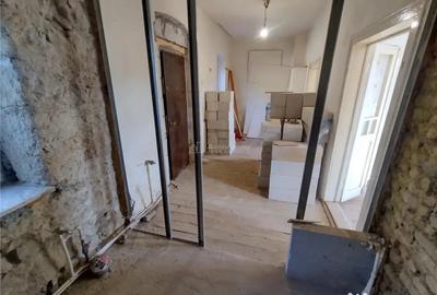 Casă cu 3 camere cu Teren 575 Mp în Central