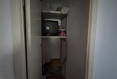 Apartament cu 3 camere decomandat în Lacu - 4