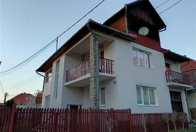 Casă individuală cu 9 camere cu Canalizare în Praid - 1