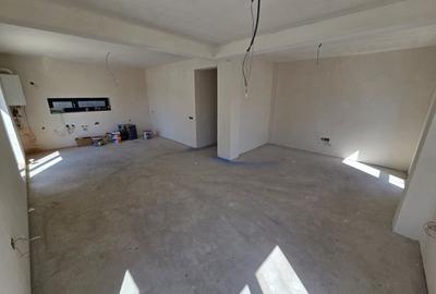 Casă cu 4 camere cu Canalizare în Dâmbul Rotund - 3