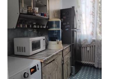 Apartament cu 4 camere decomandat în Rahova - 6