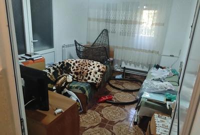 Apartament cu 4 camere decomandat în Malu Roșu