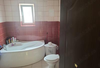 Casă cu Canalizare în Central