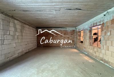 Casă individuală cu 7 camere cu Canalizare în Ultracentral
