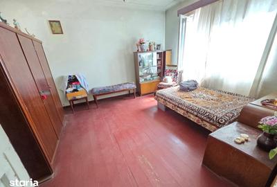 Casă cu 2 camere cu Teren 280 Mp în Central