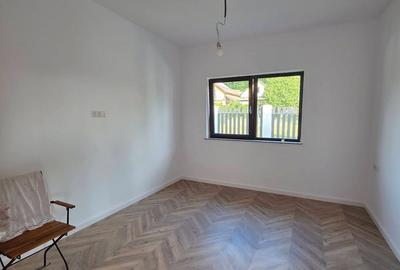 Casă cu 3 camere cu Teren 300 Mp în Central