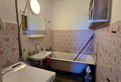 Apartament cu 3 camere semidecomandat în Podu Roș - 3