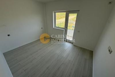Apartament cu 2 camere decomandat în Vișani - 2