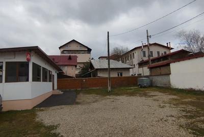 Casă cu 4 camere în Radu Negru