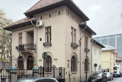 Casă cu 4 camere cu Teren 200 Mp în Capitale